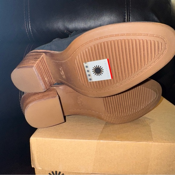 UGG Womens Kingsburg Bootie Black Size 6 New In The Box - Picture 6 of 7